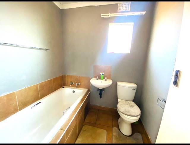2 BEDROOM HOUSE FOR SALE IN SAVANNA CITY